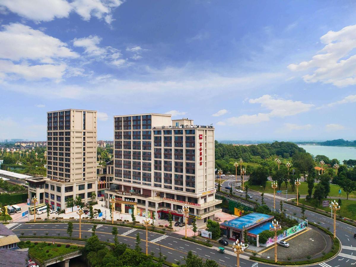 Ibis Hotel Emeishan Exterior foto