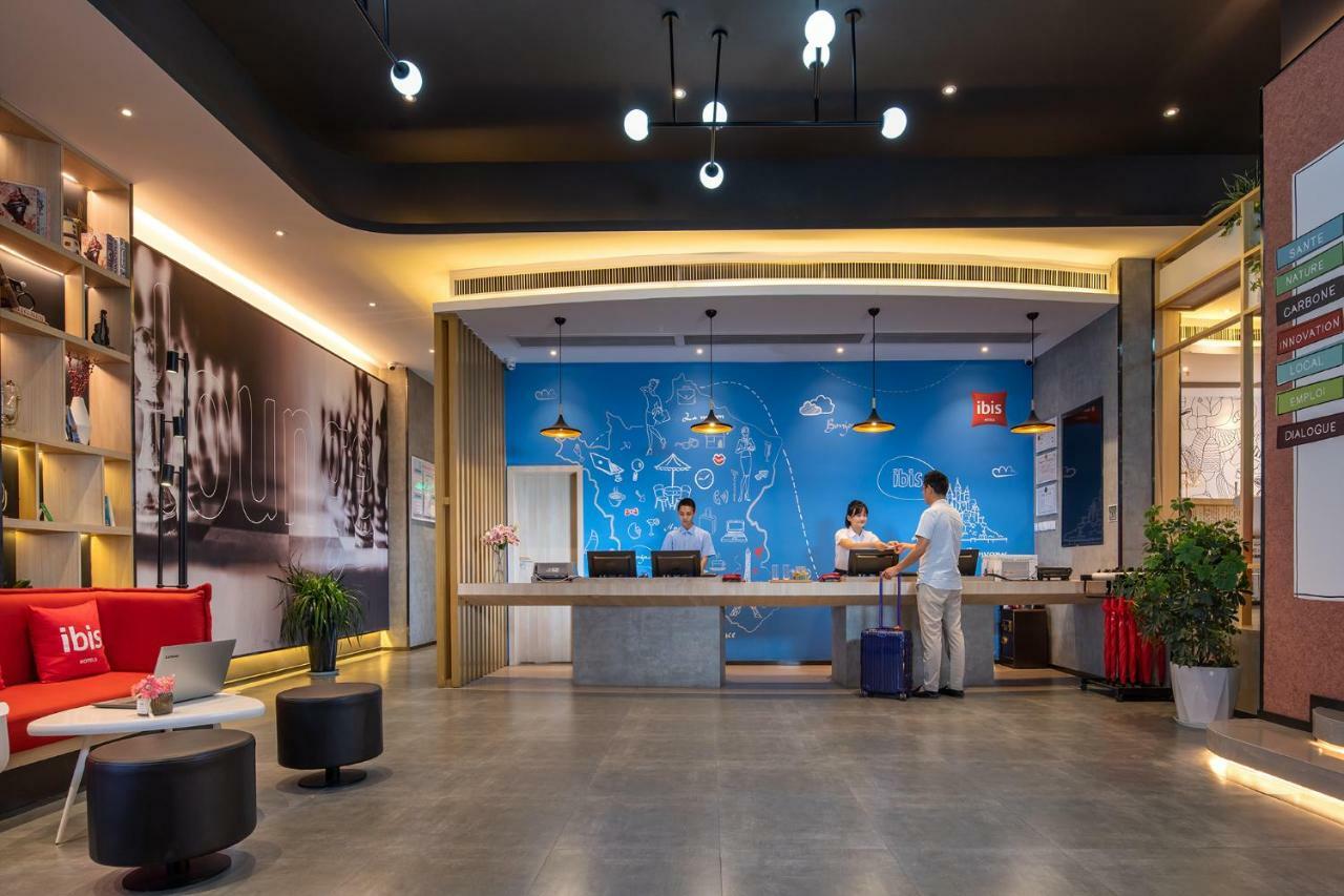 Ibis Hotel Emeishan Exterior foto